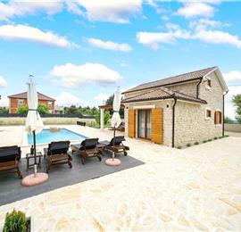 2 bedroom villa with pool near Skradin, sleeps 5